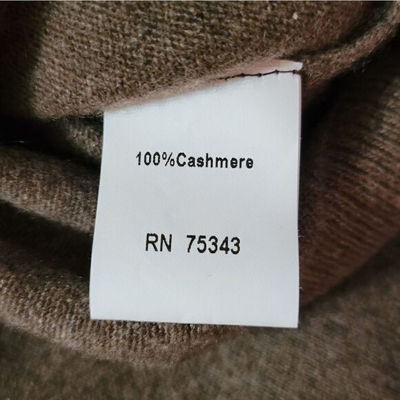 Mantovani Studio Men's Brown Cashmere V-neck Long Sleeve Sweater - Picture 13 of 15